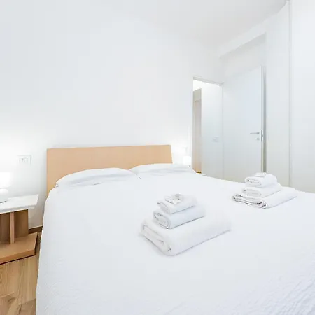 Riva Realestate - *